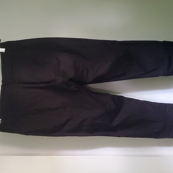 Parade on the Prado Capris - Picture 5 of 7